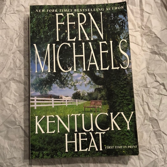 ⭐️5 for $15⭐️ Kentucky Heat by Fern Michaels | Book - Picture 1 of 2